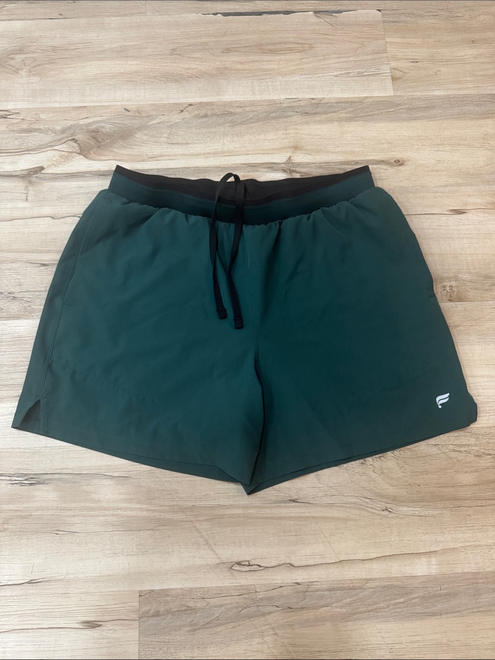 Mens Fabletics 5in The Fundamental Lined Shorts sz. L